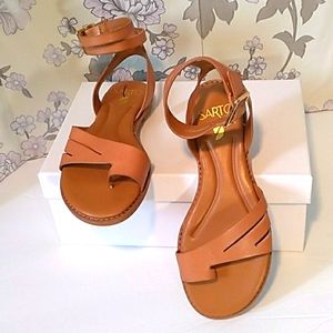 NWT GREENE SANDAL IN CAMEL BY FRANCO SARTO
